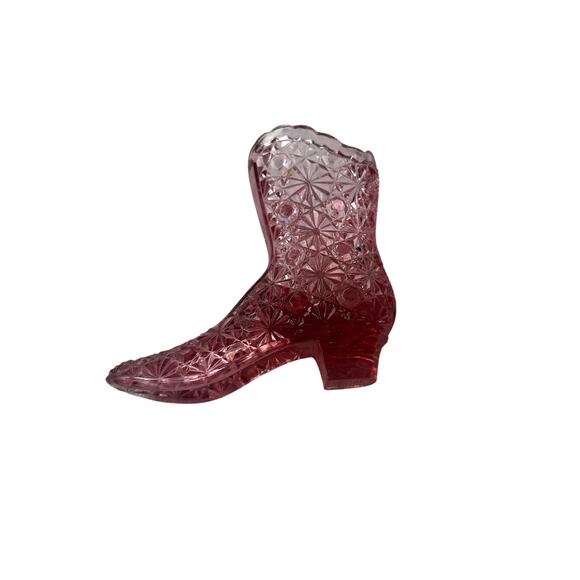 Fenton Art Daisy and Button Glass High Heel Boot Figurine Pink - Picture 2 of 3